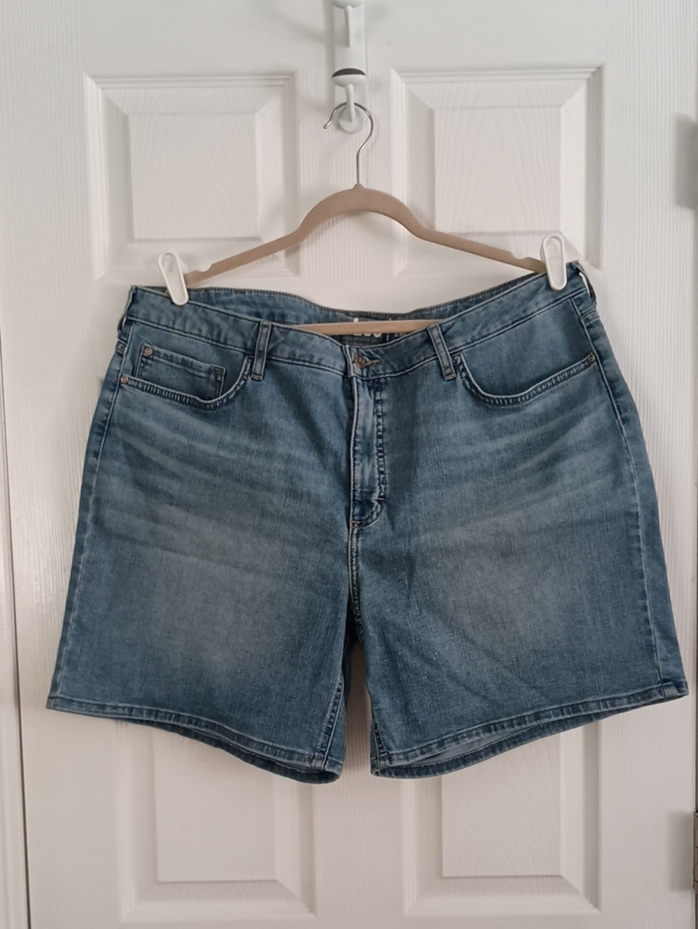 Lee Regular Fit Mid Rise Size 22 Stretchy Jean Shorts (b200)